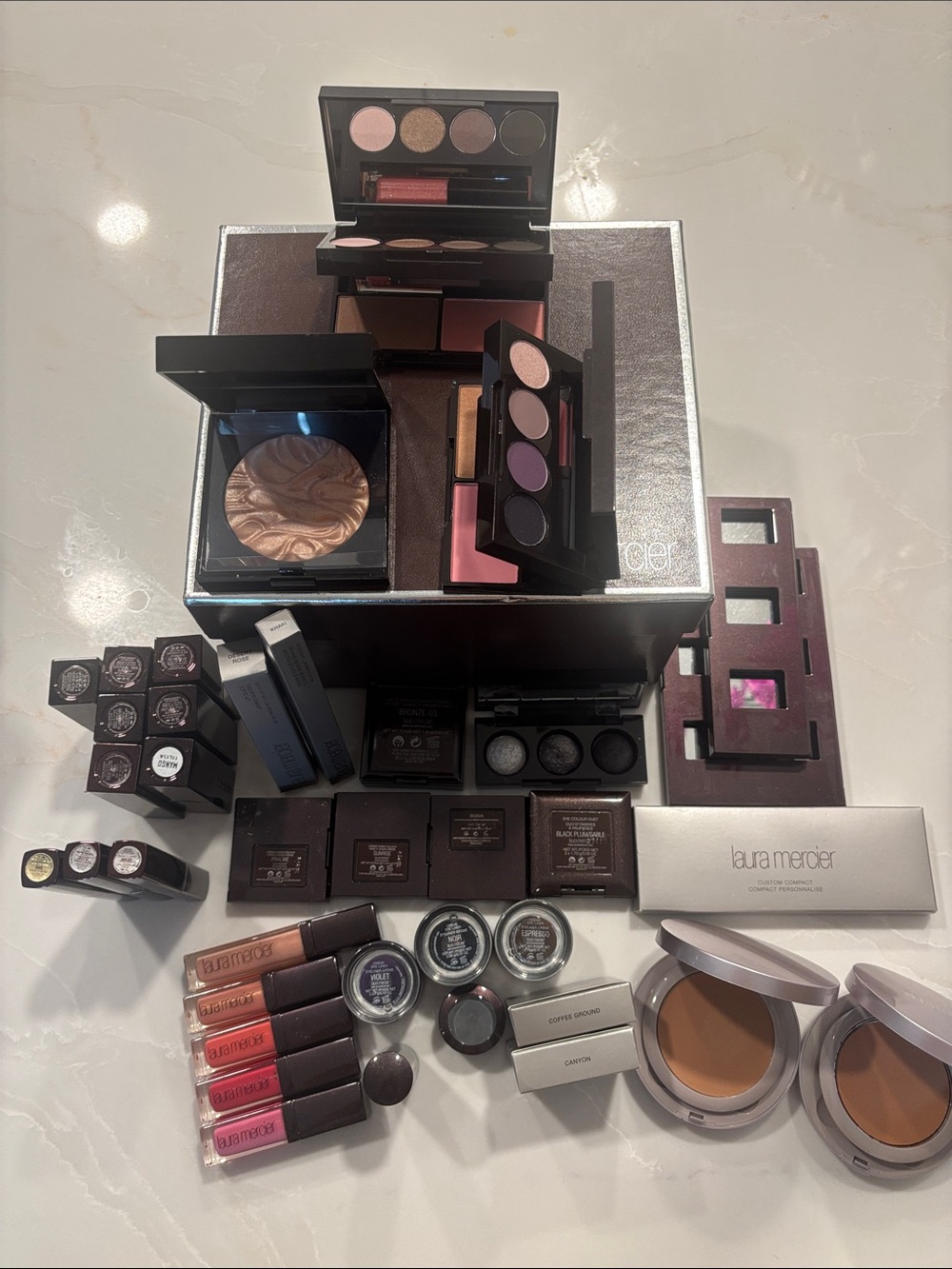Laura Mercier Bundle: Shadow, Blush, Palette, Lips
